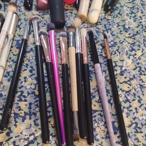 Makeup brushes bundle # 52 brushes - Picture 9 of 17